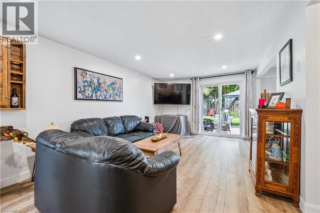 658 Holman Crescent, Centre Wellington, Ontario  N1M 3M2 - Photo 9 - 40770421