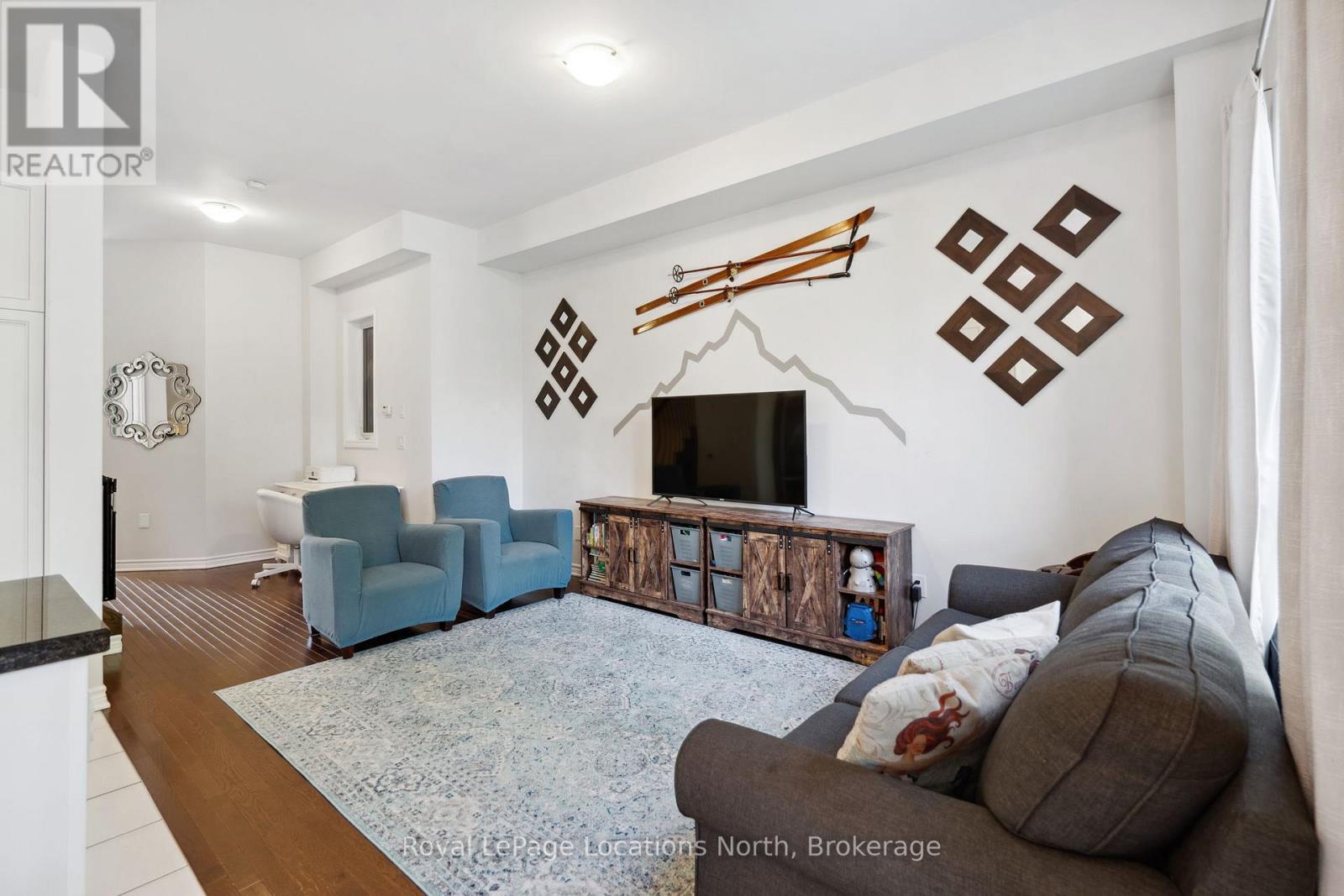 6 Blasi Court, Wasaga Beach, Ontario  L9Z 0H3 - Photo 2 - S12408629