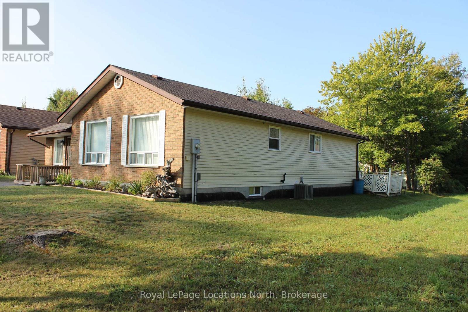 112 Smallman Drive, Wasaga Beach, Ontario  L9Z 1L3 - Photo 2 - S12408836