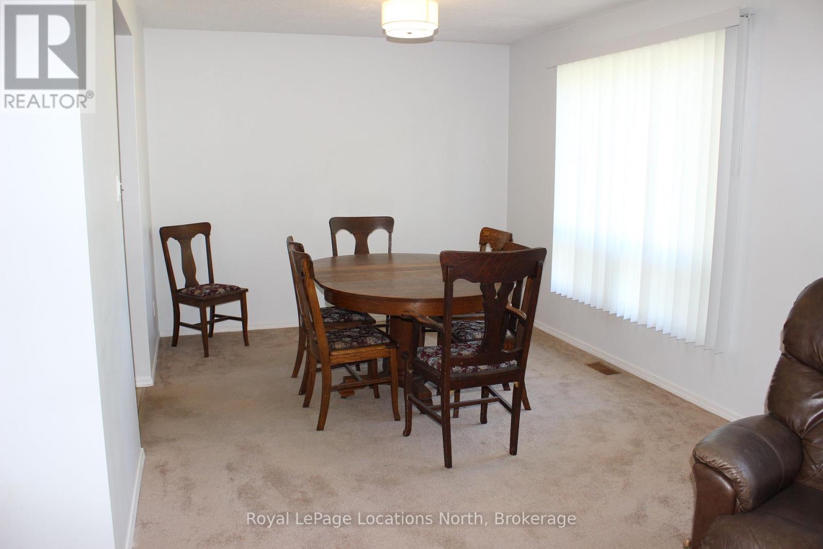 112 Smallman Drive, Wasaga Beach, Ontario  L9Z 1L3 - Photo 5 - S12408836
