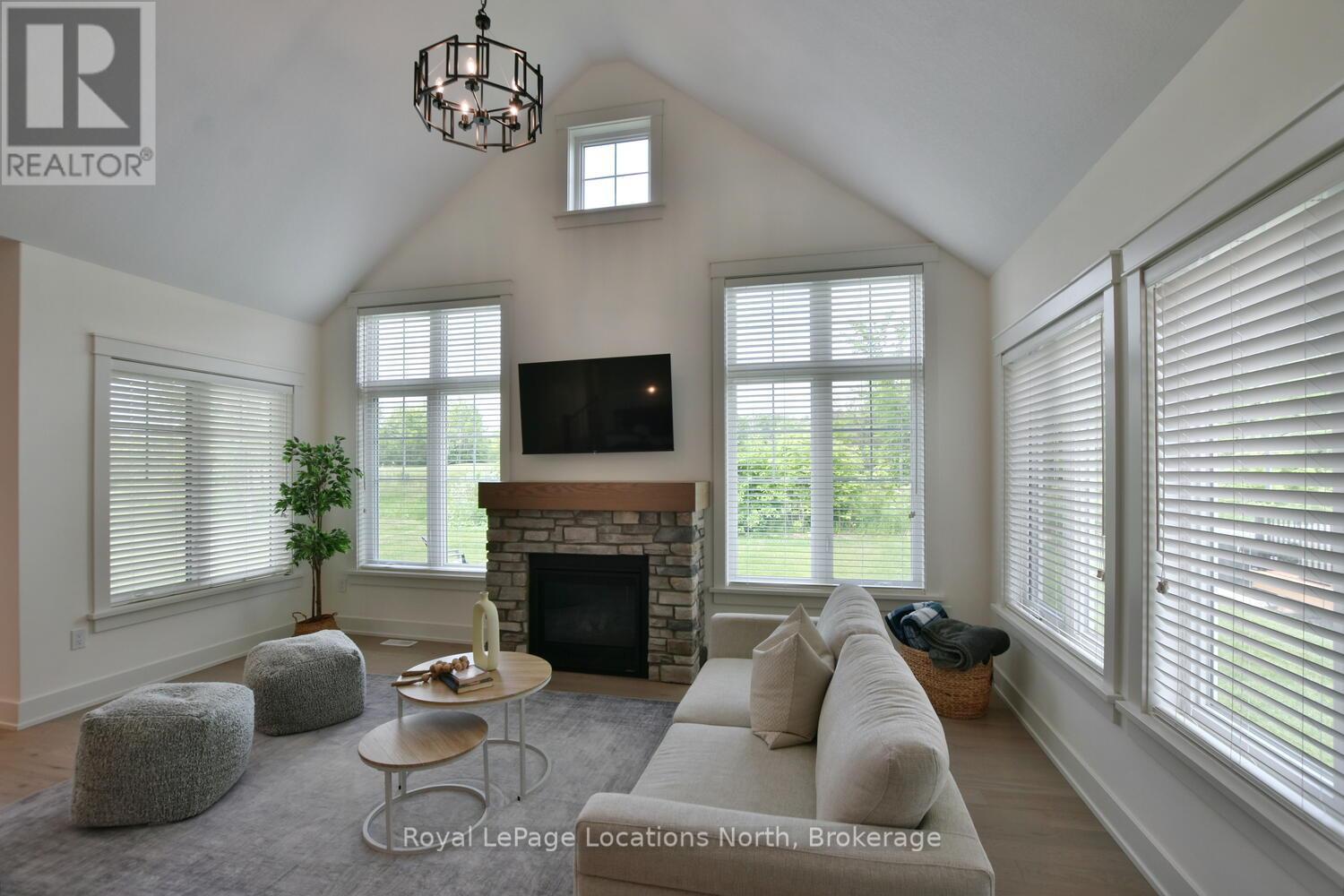 216 Snowberry Lane, Georgian Bluffs, Ontario  N0H 1S0 - Photo 16 - X12409161