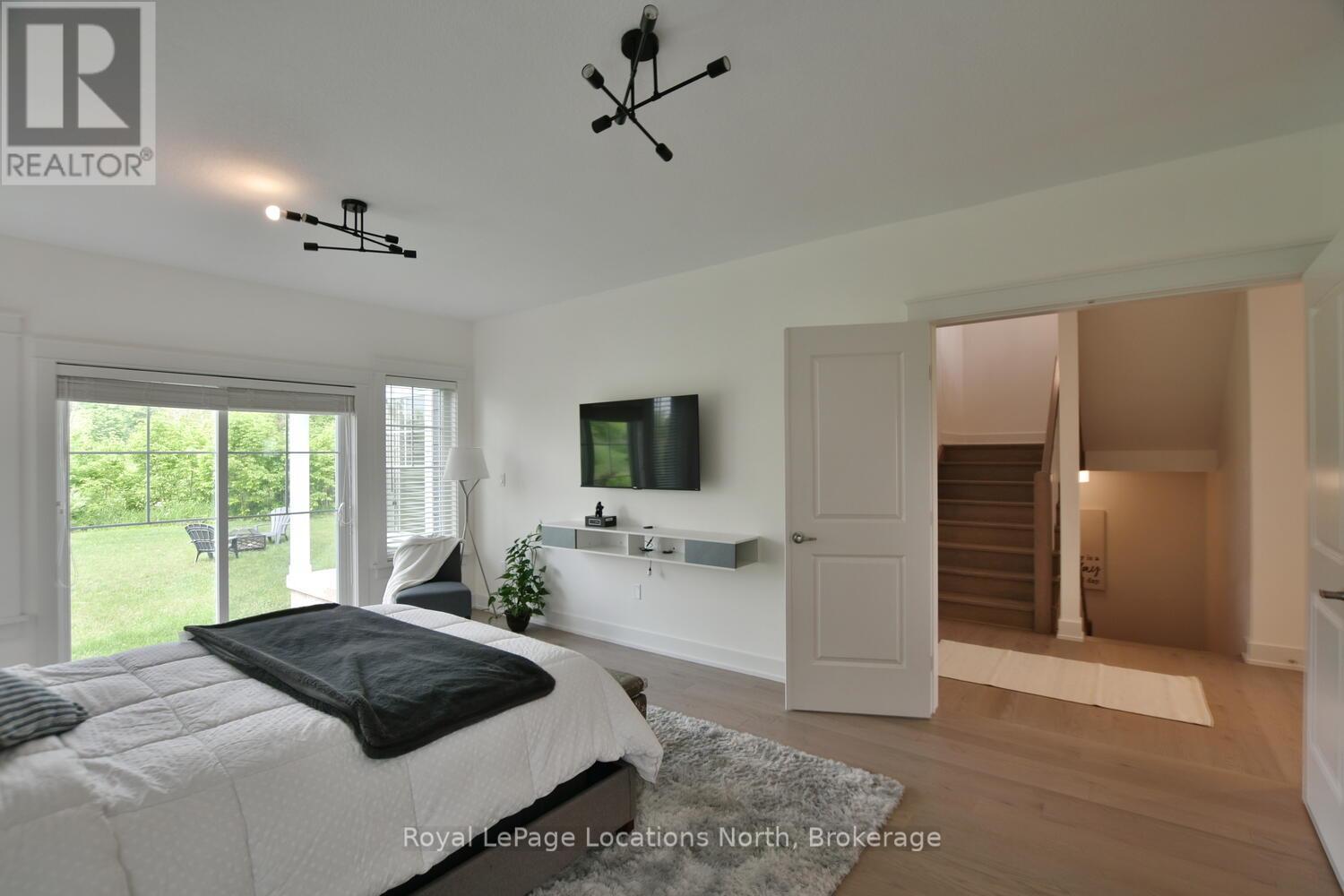 216 Snowberry Lane, Georgian Bluffs, Ontario  N0H 1S0 - Photo 20 - X12409161
