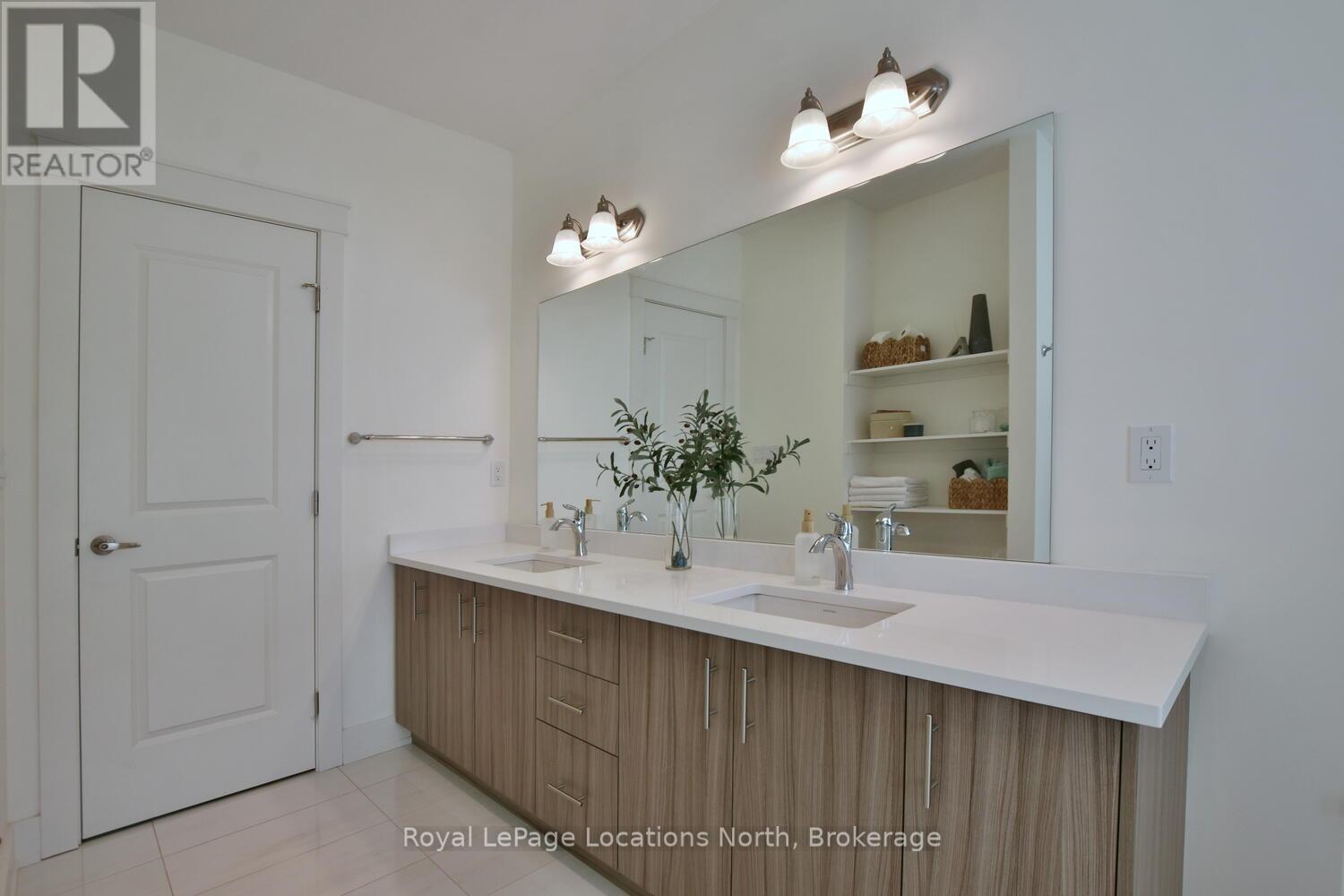 216 Snowberry Lane, Georgian Bluffs, Ontario  N0H 1S0 - Photo 22 - X12409161