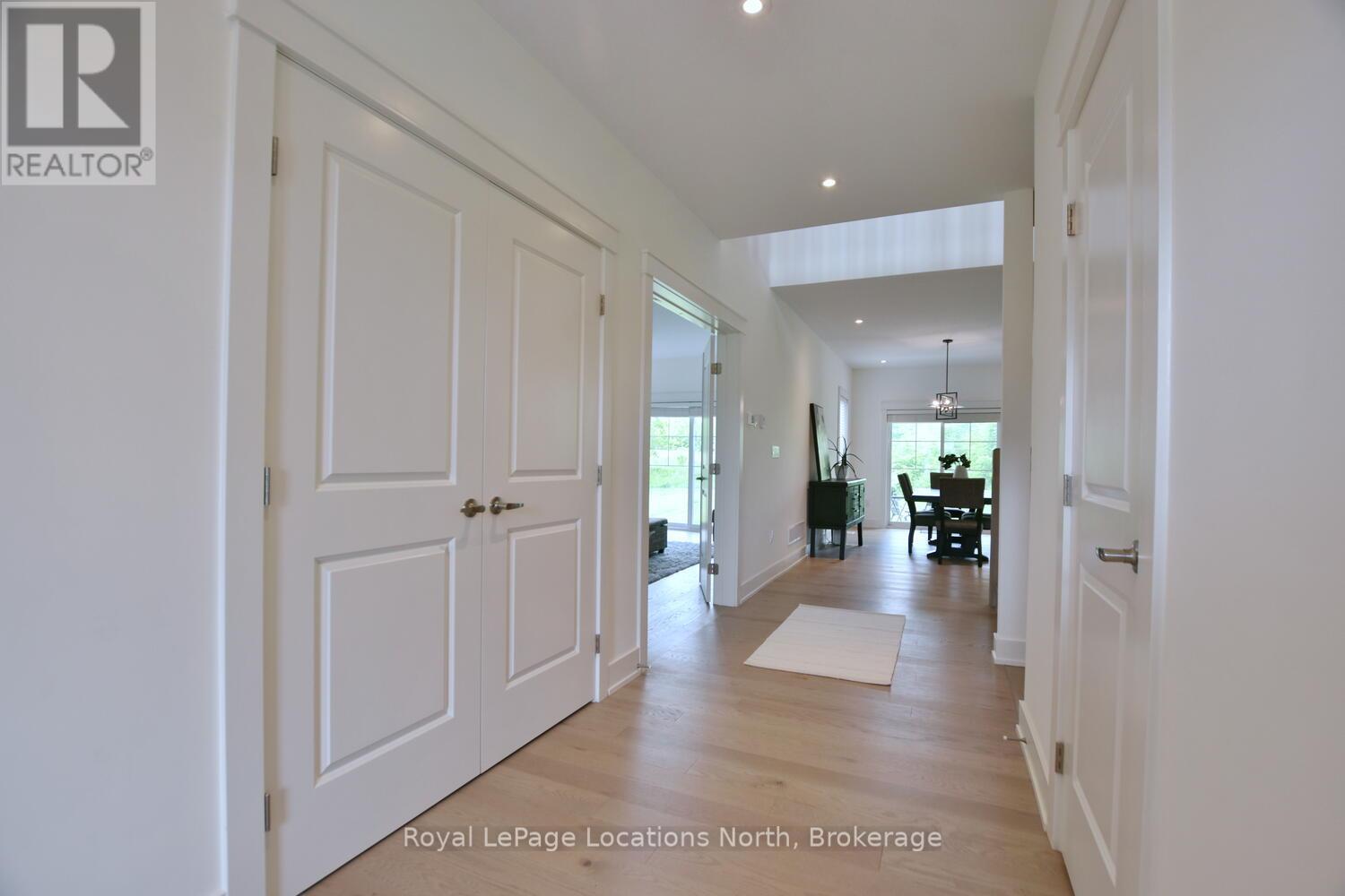 216 Snowberry Lane, Georgian Bluffs, Ontario  N0H 1S0 - Photo 5 - X12409161
