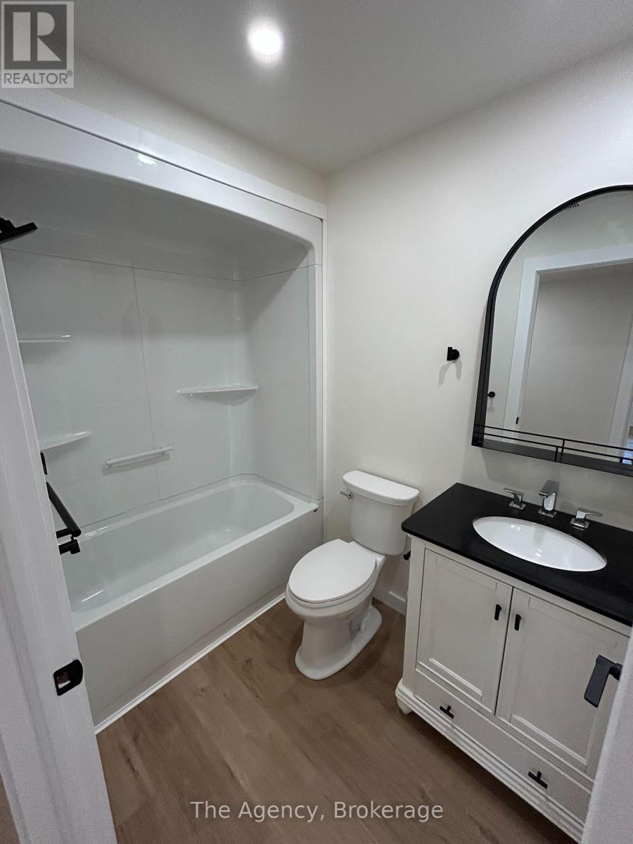 144 Woodchester Avenue, Bracebridge, Ontario  P1L 1H8 - Photo 7 - X12410024