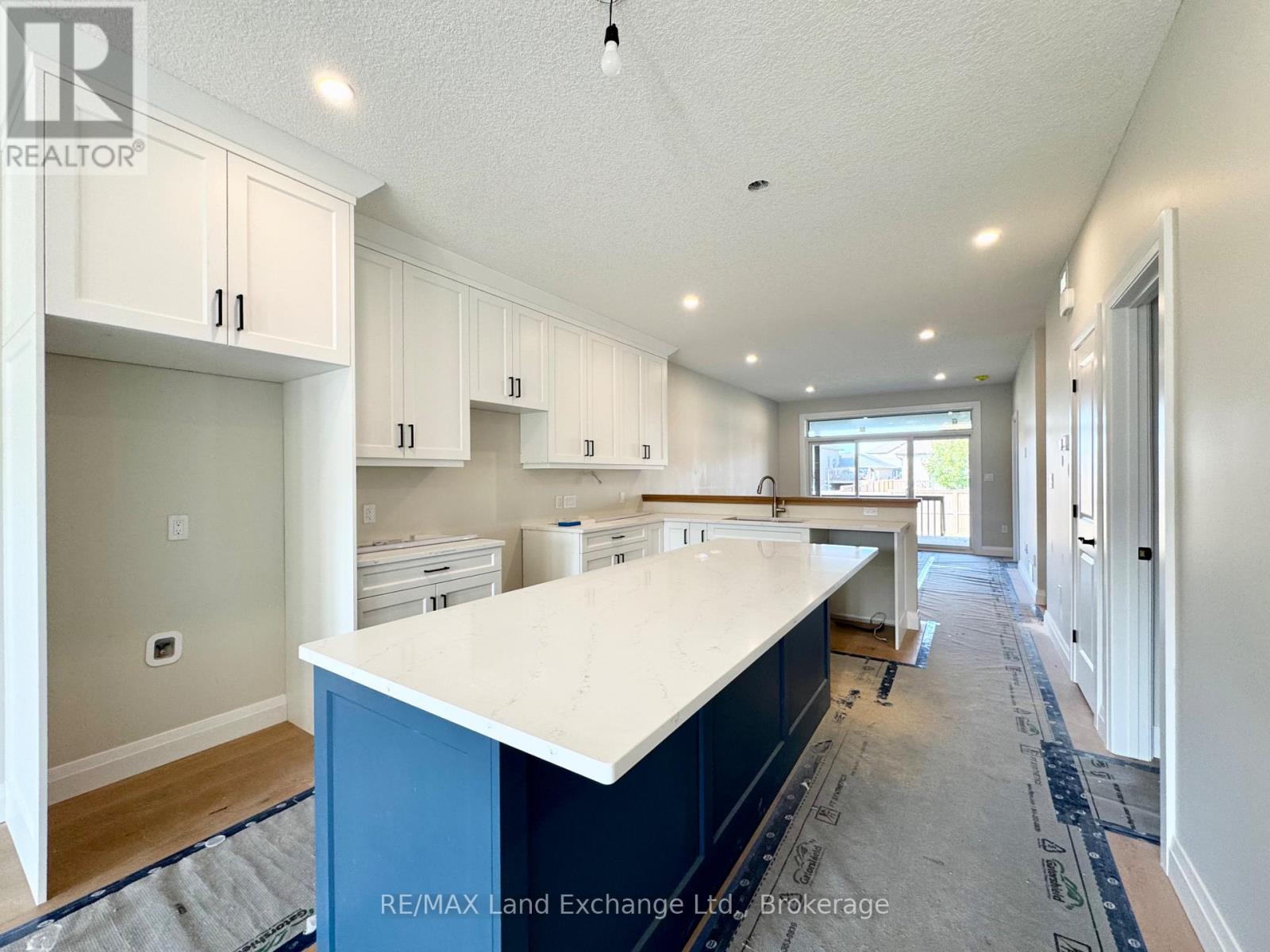 385 Rosner Drive, Saugeen Shores, Ontario  N0H 2C8 - Photo 2 - X12410385