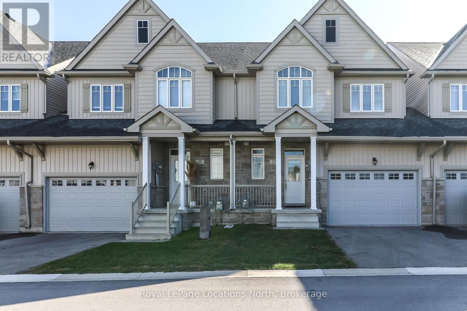 107 Rosie Street, Blue Mountains, Ontario  N0H 1J0 - Photo 1 - X12410617