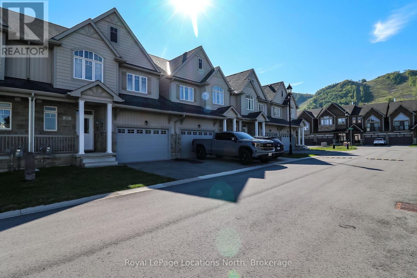 107 Rosie Street, Blue Mountains, Ontario  N0H 1J0 - Photo 3 - X12410617