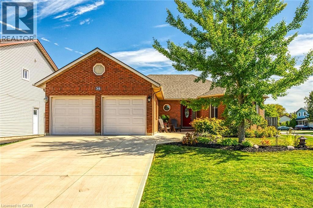 35 HIGHLAND Boulevard, Caledonia, Ontario