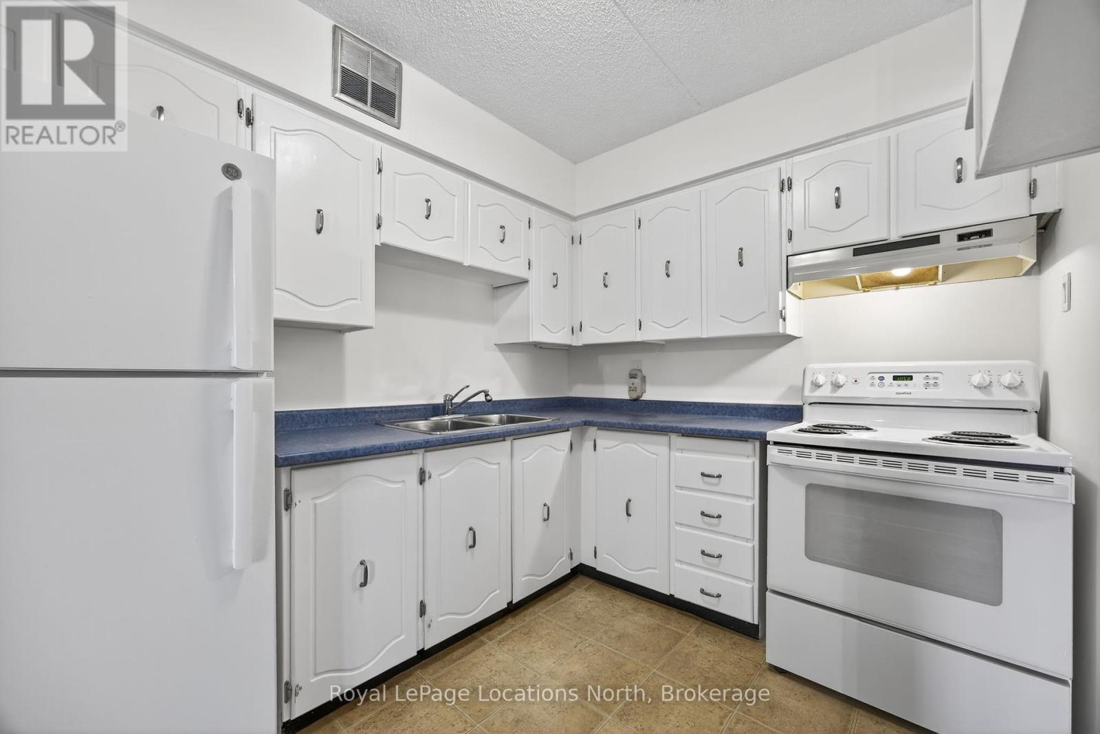 209 - 460 Ontario Street, Collingwood, Ontario  L9Y 4E5 - Photo 10 - S12416046
