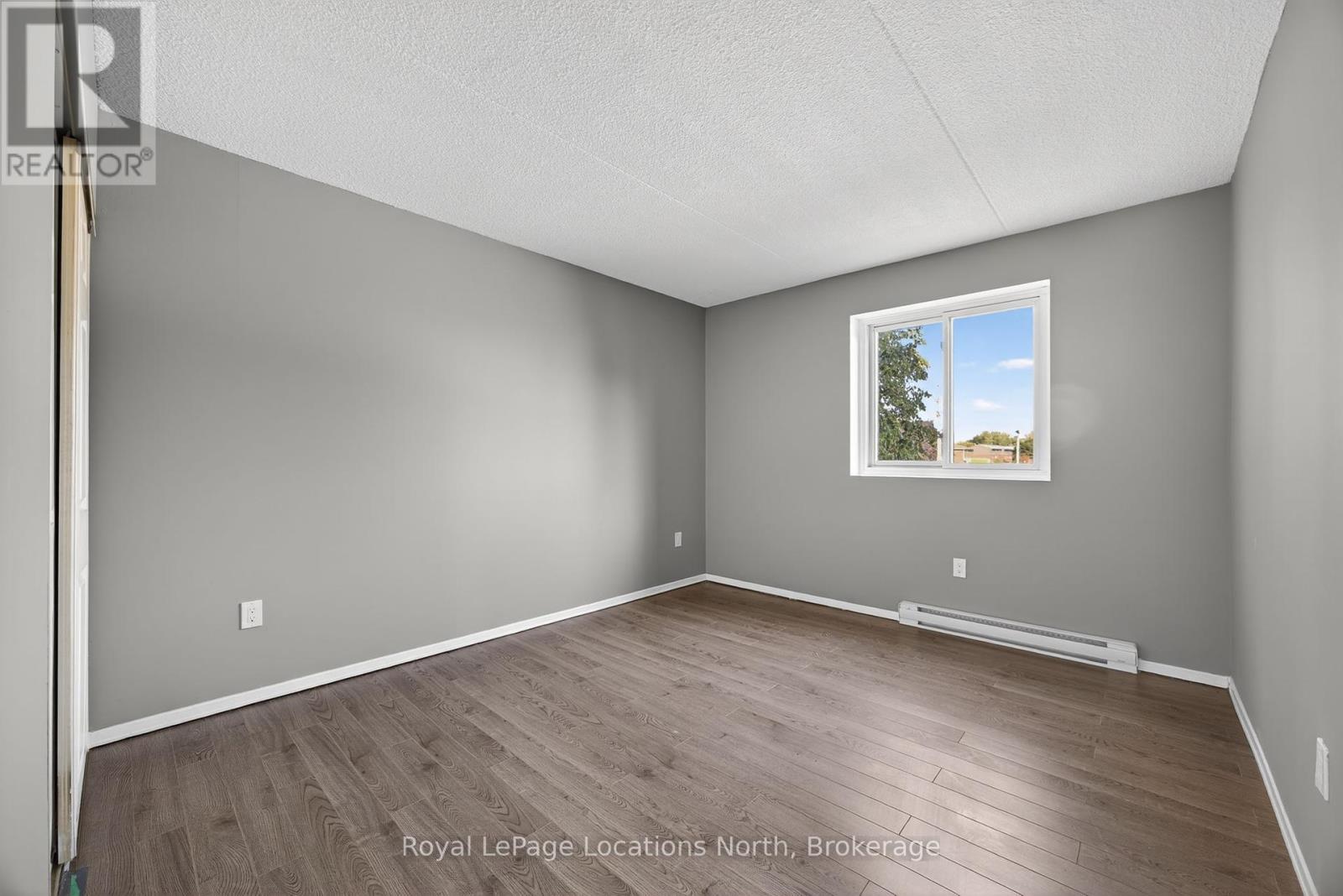 209 - 460 Ontario Street, Collingwood, Ontario  L9Y 4E5 - Photo 17 - S12416046