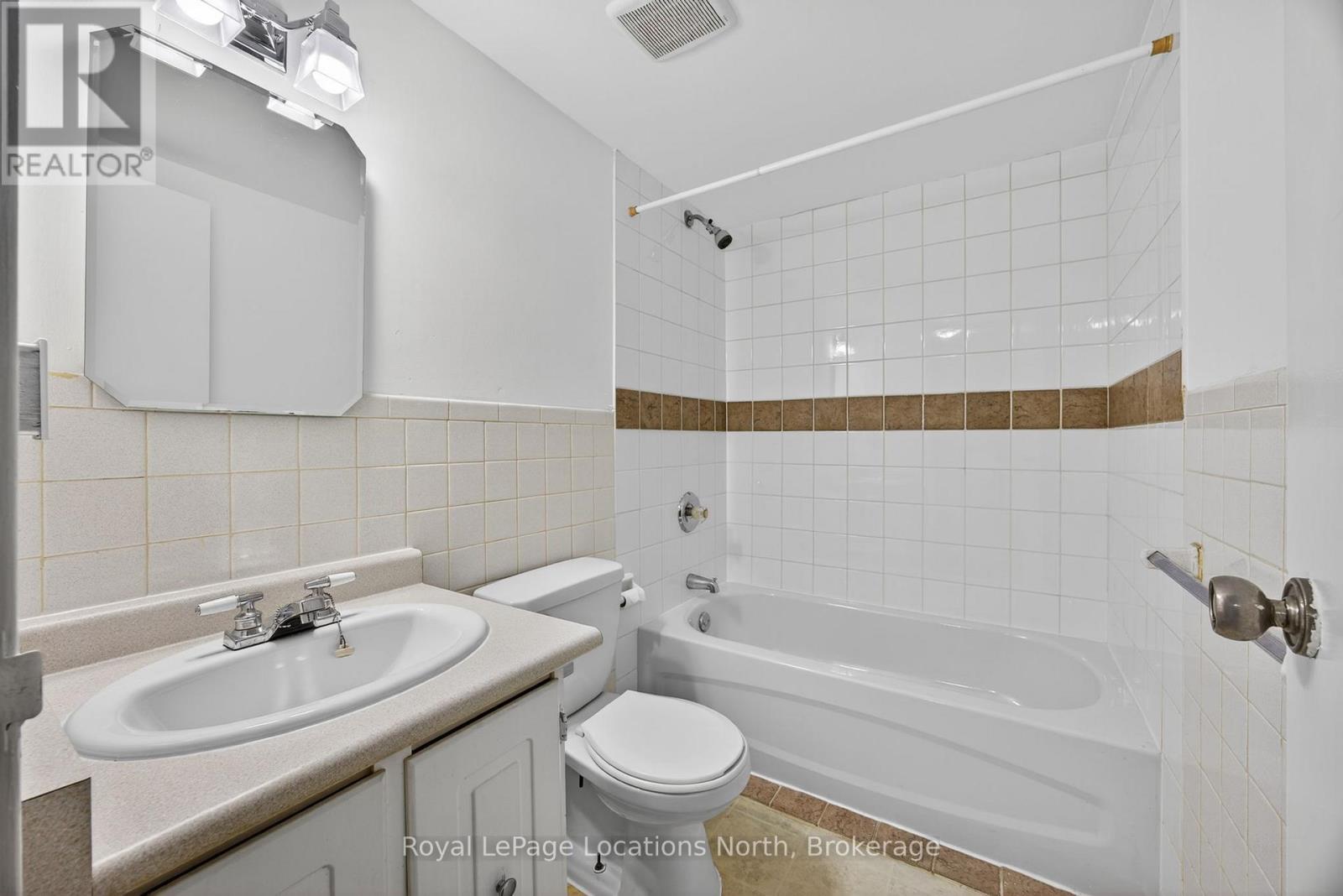 209 - 460 Ontario Street, Collingwood, Ontario  L9Y 4E5 - Photo 20 - S12416046