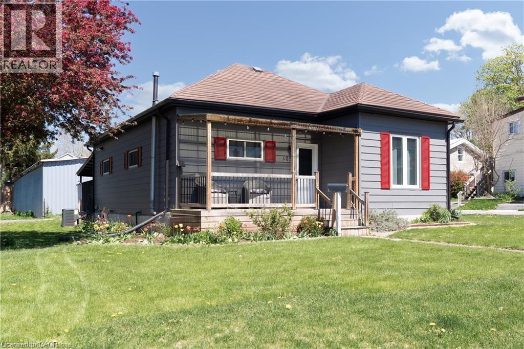 109 Carroll Street, Ingersoll, Ontario  N5C 1W1 - Photo 1 - 40771804