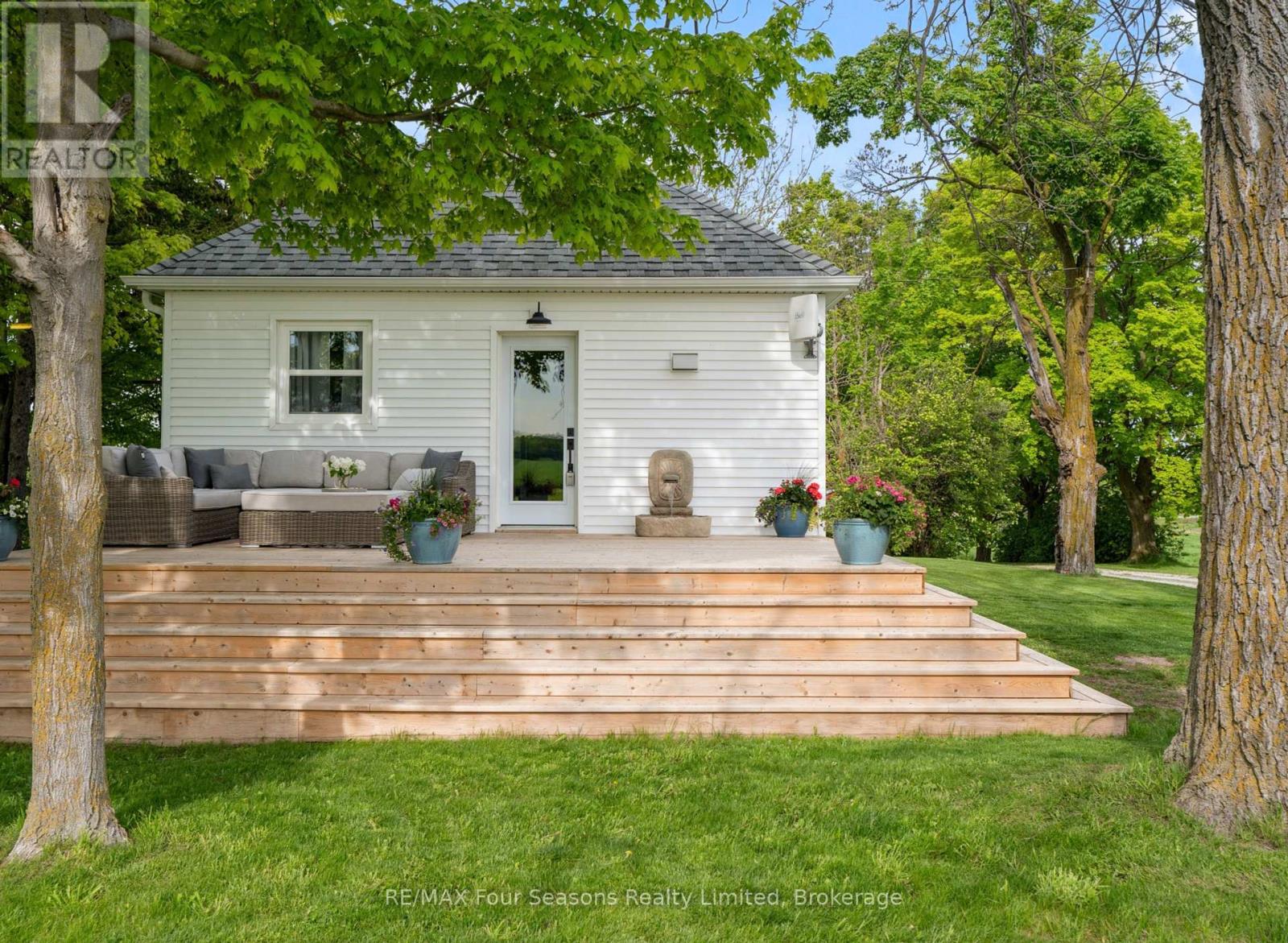 1154 Fairgrounds Road S, Clearview, Ontario  L0M 1S0 - Photo 3 - S12417095