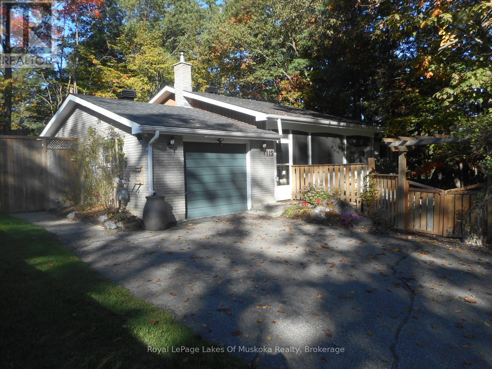 115 DOUGLAS STREET, Gravenhurst, Ontario