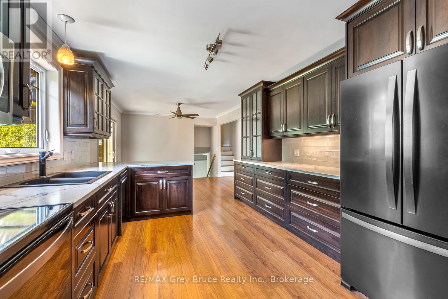 699 20th Street W, Owen Sound, Ontario  N4K 4E1 - Photo 11 - X12419074