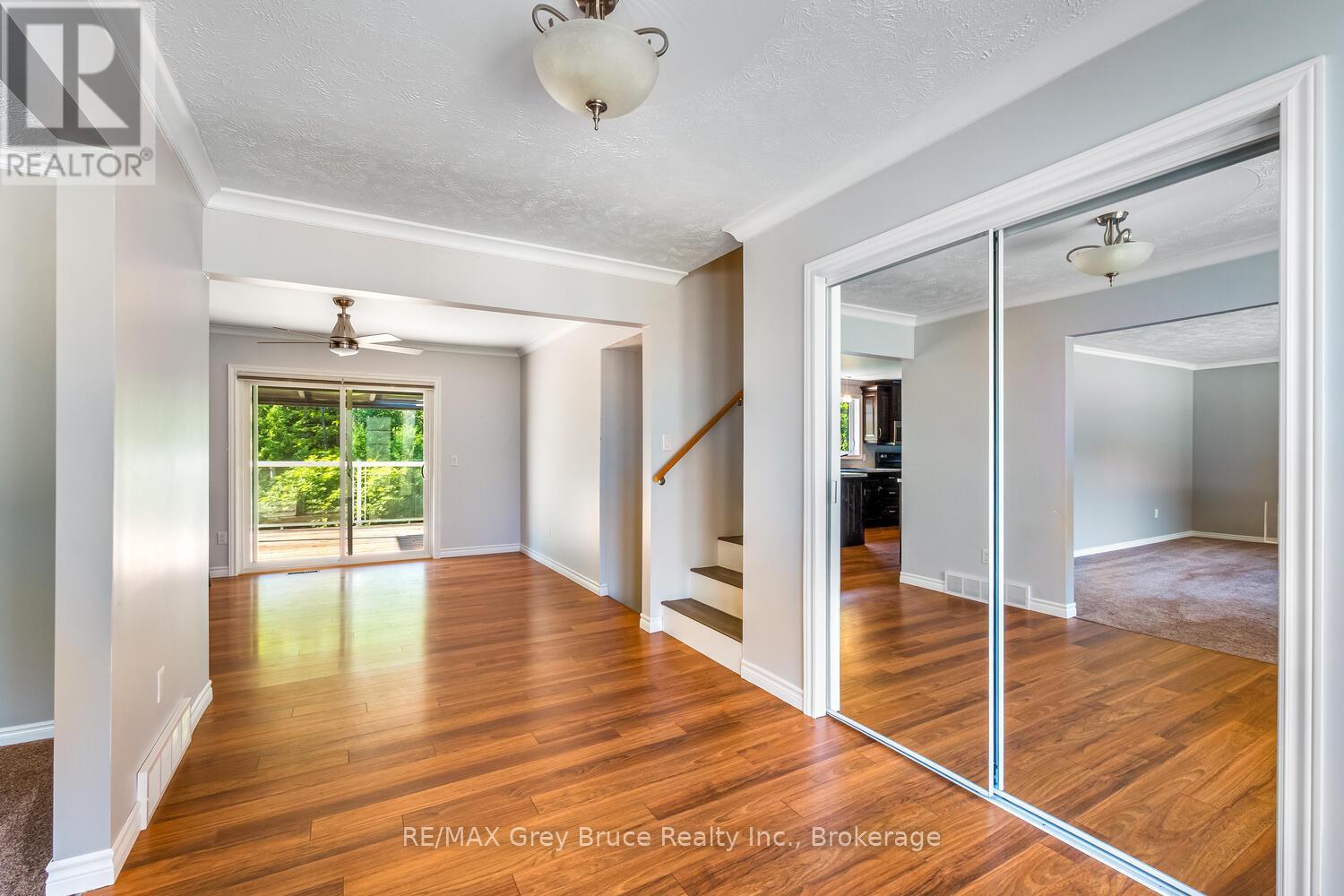 699 20th Street W, Owen Sound, Ontario  N4K 4E1 - Photo 7 - X12419074