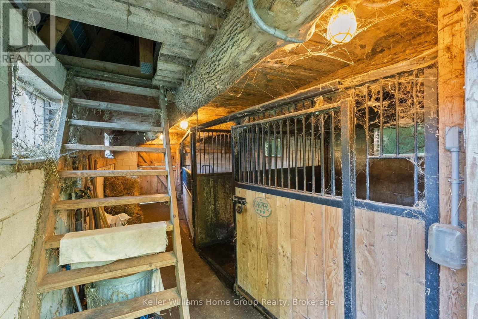 125 North Diagonal Road, South Bruce Peninsula, Ontario  N0H 2T0 - Photo 11 - X12419545