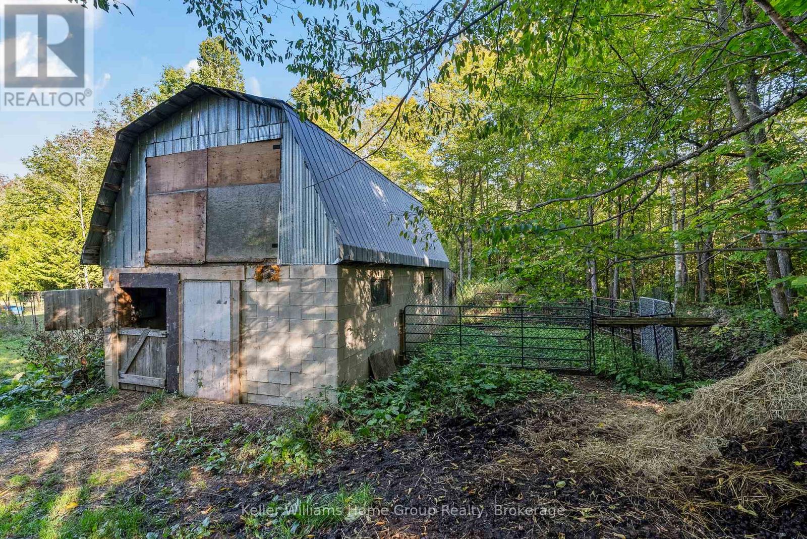 125 North Diagonal Road, South Bruce Peninsula, Ontario  N0H 2T0 - Photo 8 - X12419545