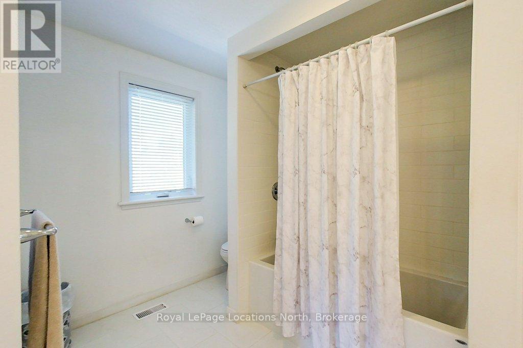 306 Lakeshore Road N, Meaford, Ontario  N4L 0A7 - Photo 17 - X12419900