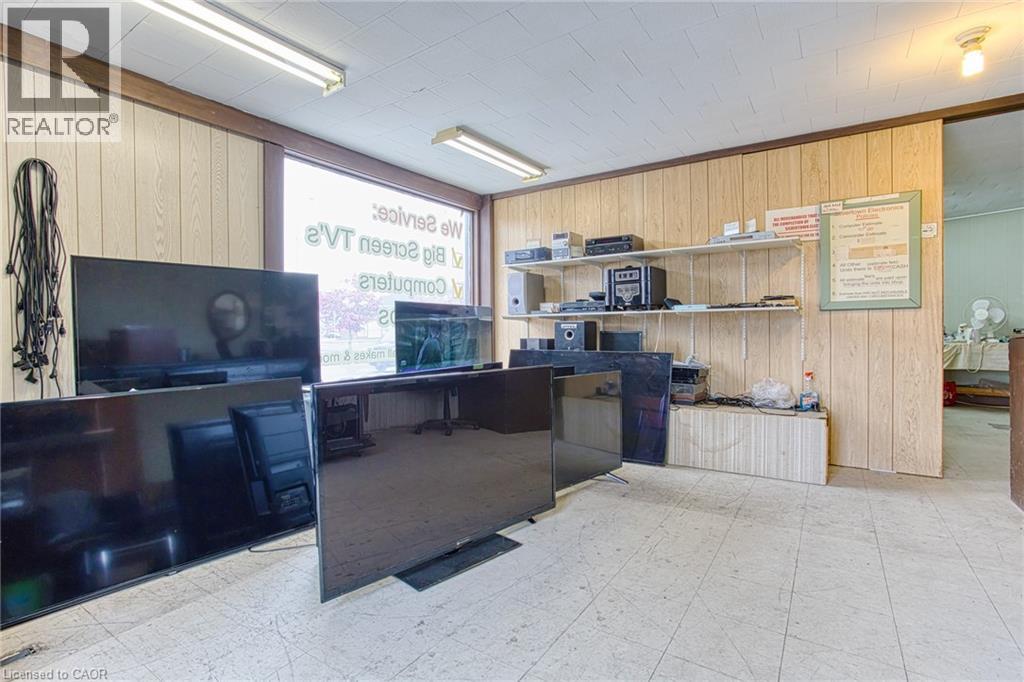 230 Welland Avenue, St. Catharines, Ontario  L2R 2P5 - Photo 5 - 40772177