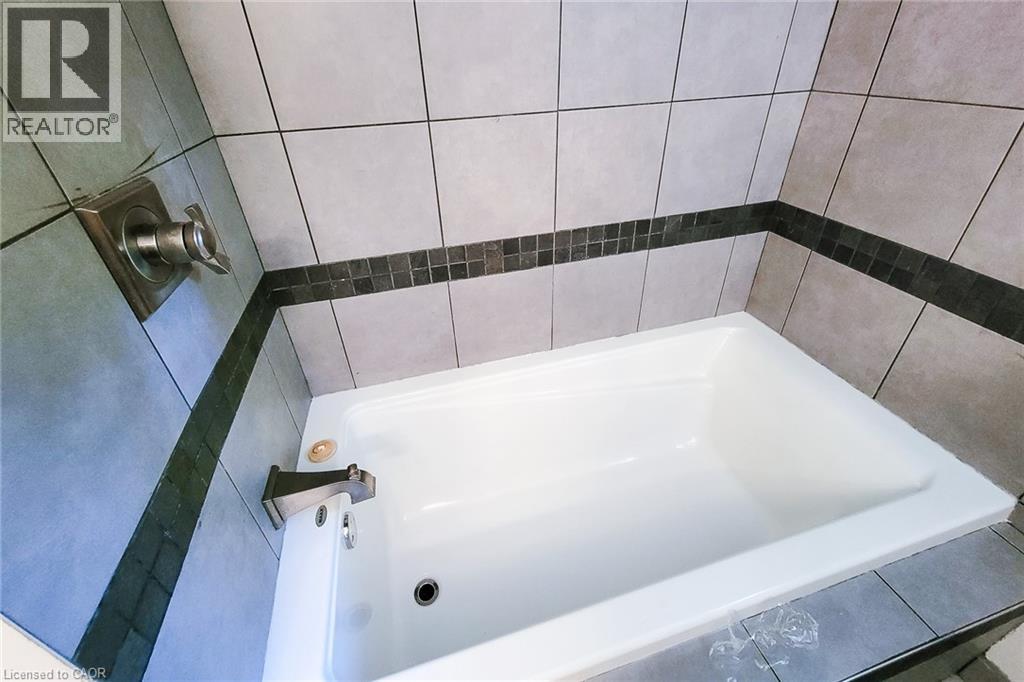 2 Silverton Drive, Hamilton, Ontario  L8W 3G3 - Photo 12 - 40770261