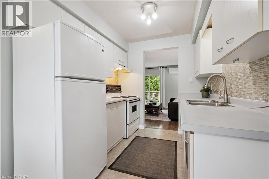 219 Kingswood Drive Unit# 41, Kitchener, Ontario  N2E 3J5 - Photo 7 - 40764788