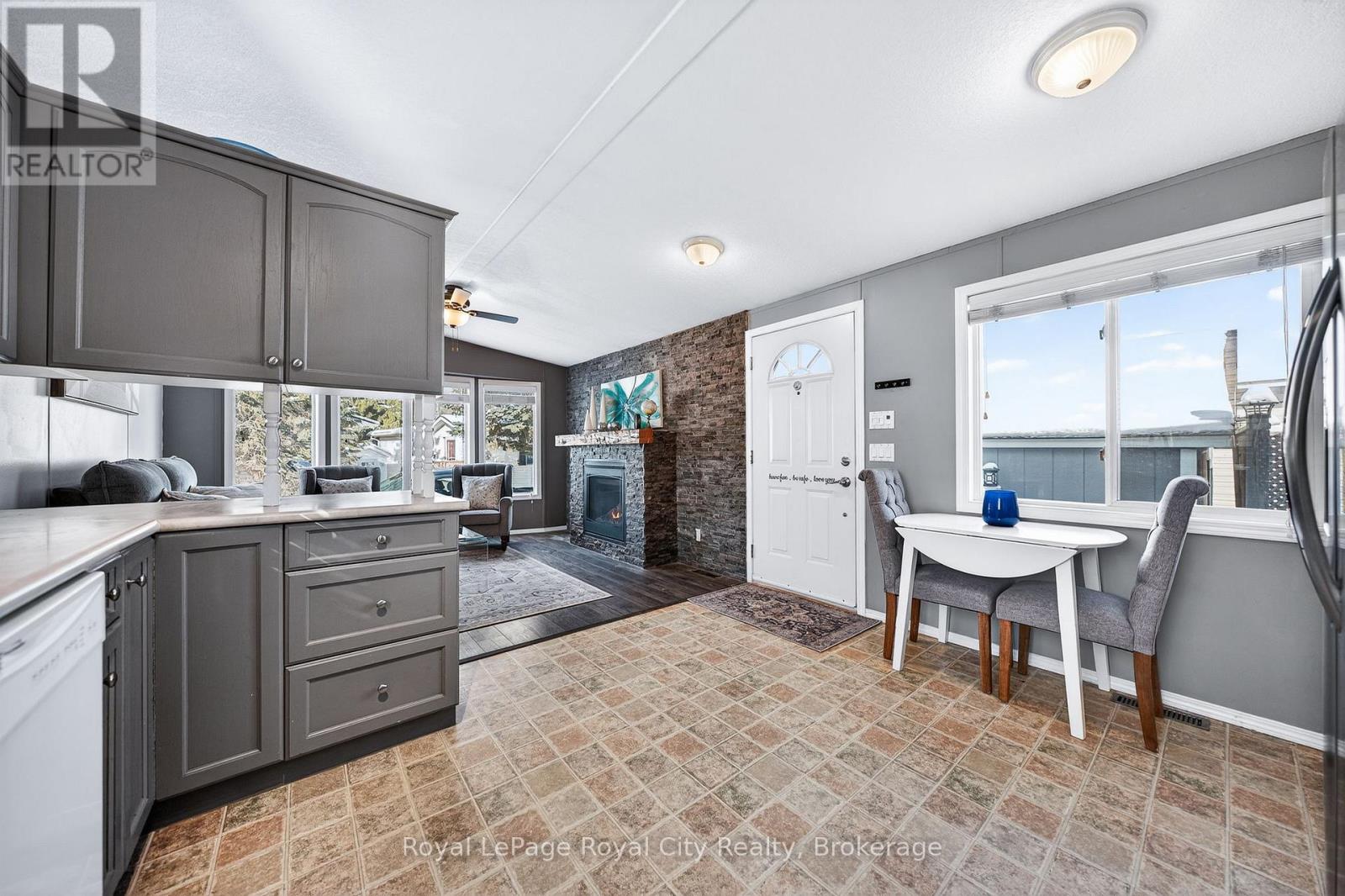 6 Water (Pvt) Street, Puslinch, Ontario  N1H 6H9 - Photo 9 - X12422338