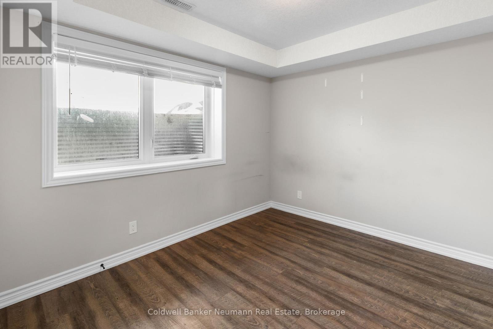 23 - 235 Chapel Hill Drive, Kitchener, Ontario  N2R 0S4 - Photo 13 - X12422618