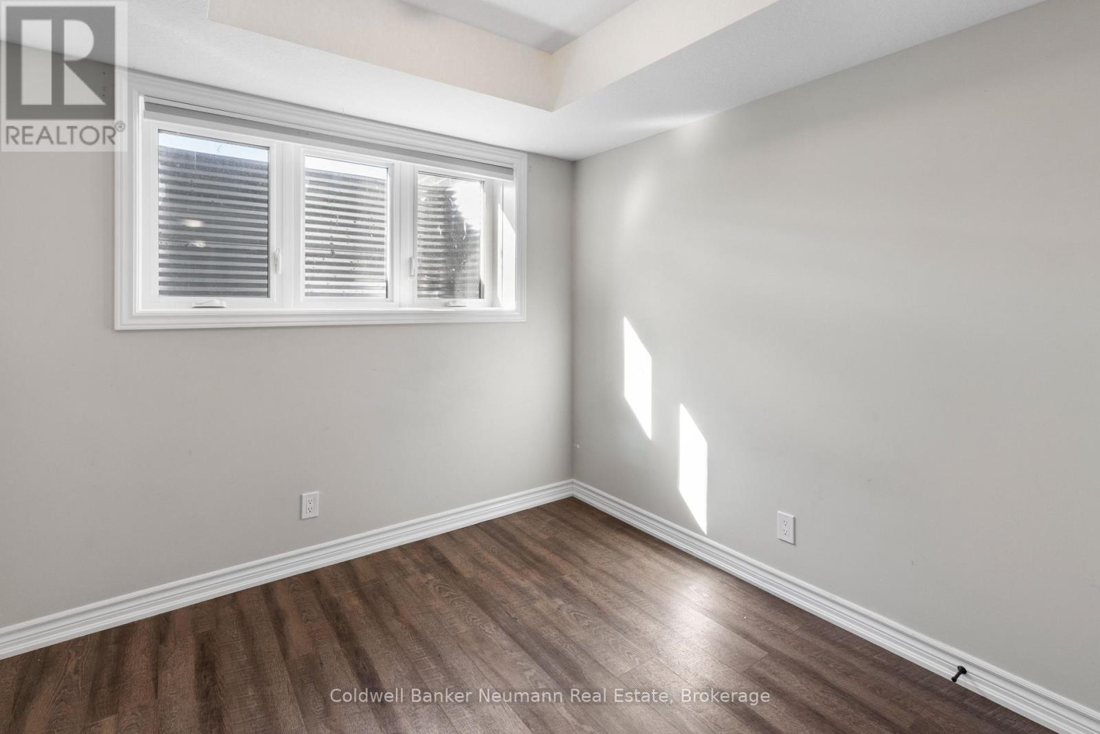 23 - 235 Chapel Hill Drive, Kitchener, Ontario  N2R 0S4 - Photo 19 - X12422618