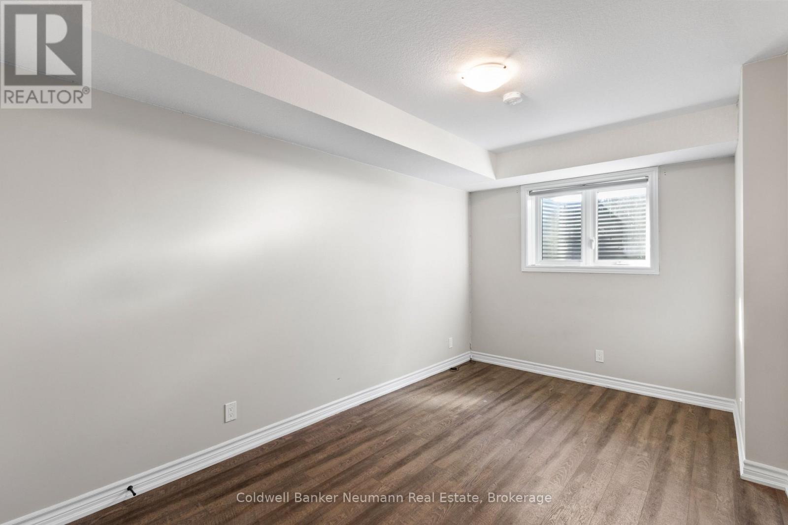 23 - 235 Chapel Hill Drive, Kitchener, Ontario  N2R 0S4 - Photo 20 - X12422618