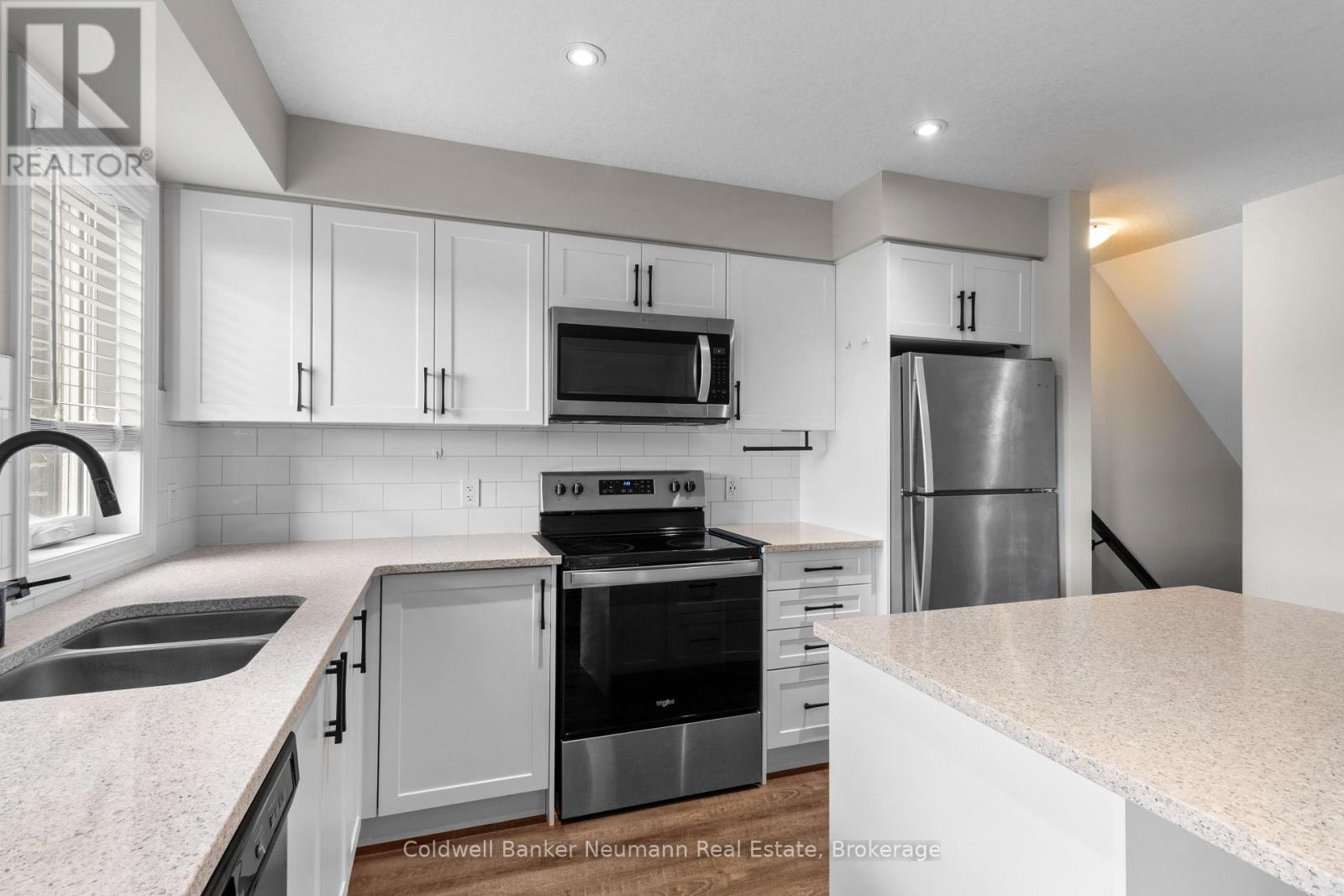 23 - 235 Chapel Hill Drive, Kitchener, Ontario  N2R 0S4 - Photo 9 - X12422618