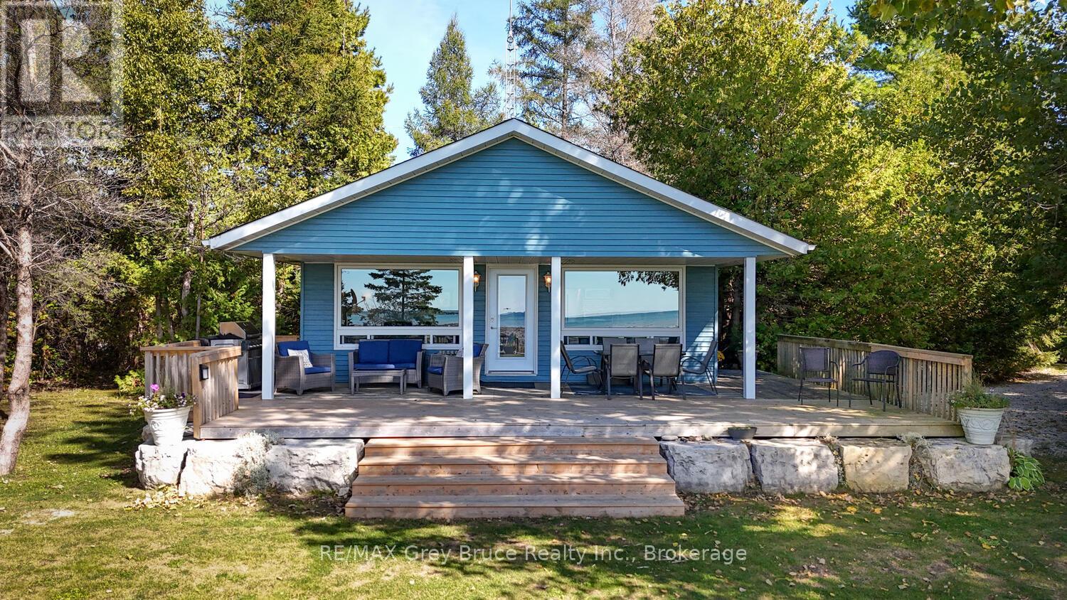 1208 Sunset Drive, South Bruce Peninsula, Ontario  N0H 2T0 - Photo 10 - X12422953