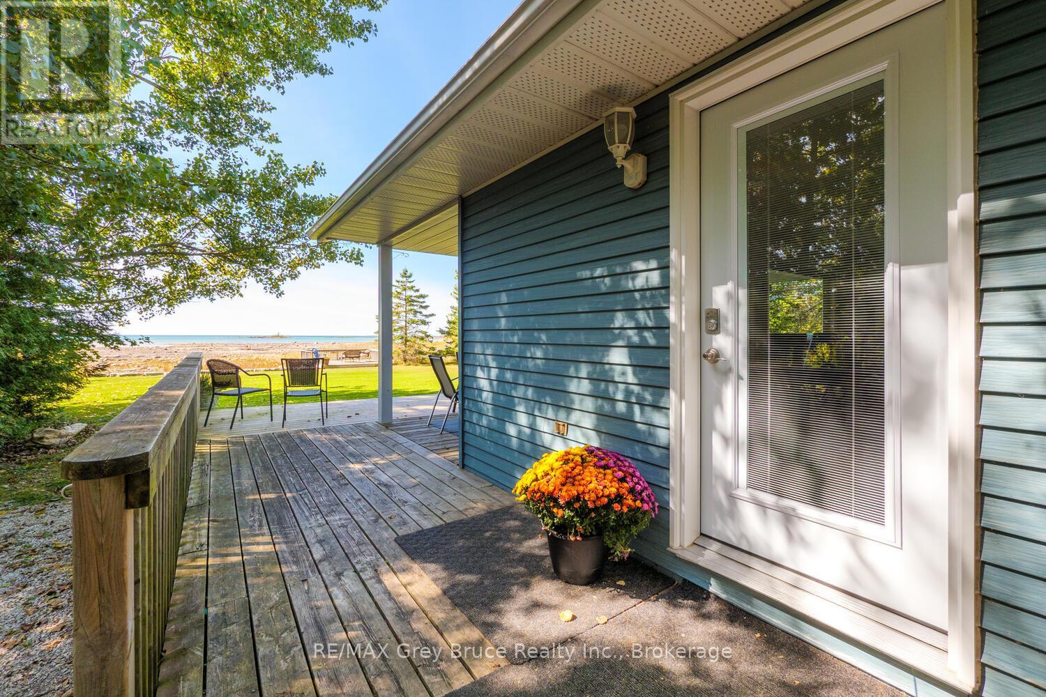 1208 Sunset Drive, South Bruce Peninsula, Ontario  N0H 2T0 - Photo 12 - X12422953