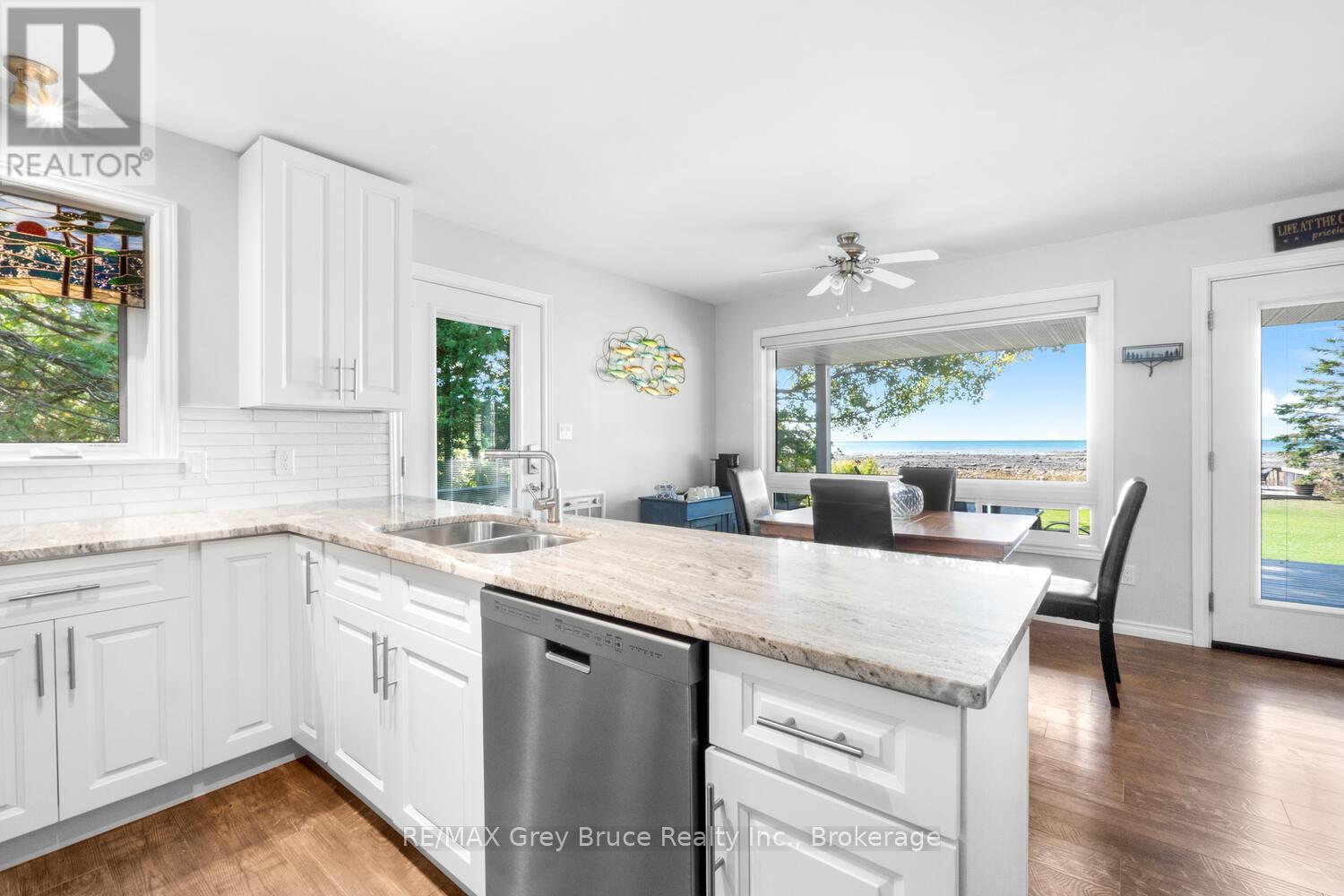 1208 Sunset Drive, South Bruce Peninsula, Ontario  N0H 2T0 - Photo 21 - X12422953