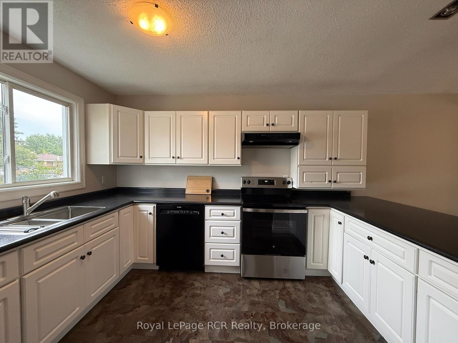 3 - 15 Watts Crescent, Collingwood, Ontario  L9Y 4S6 - Photo 6 - S12424039