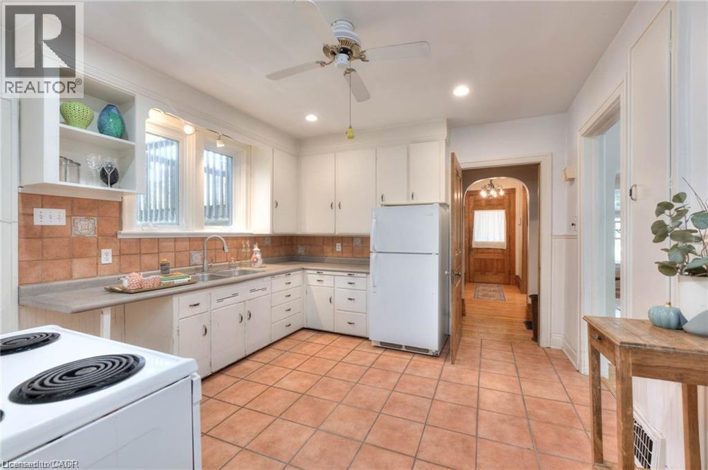 44 Ellen Street E, Kitchener, Ontario  N2H 1L4 - Photo 14 - 40772138