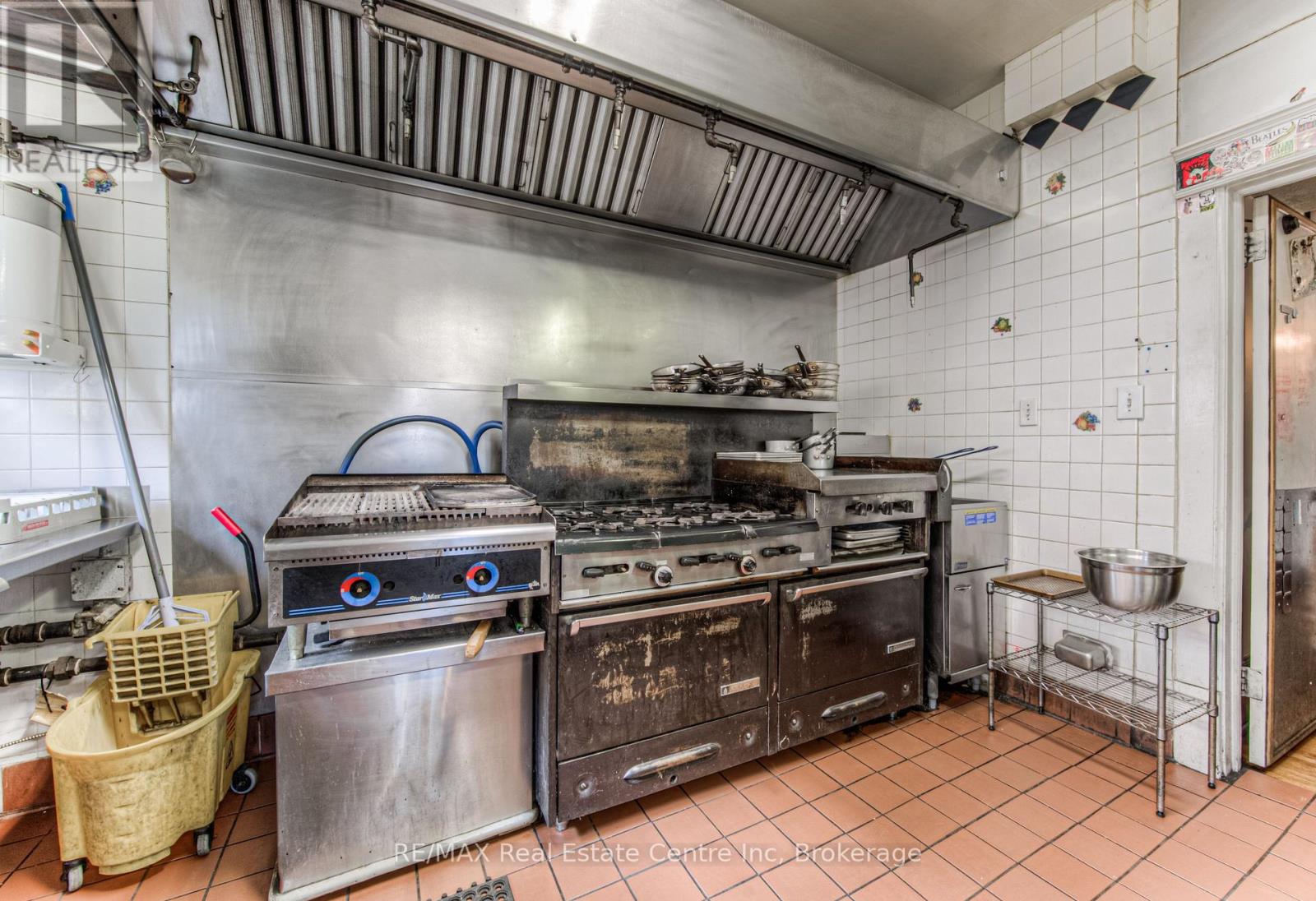 390 Main Street W, North Perth, Ontario  N4W 1A4 - Photo 21 - X12426255