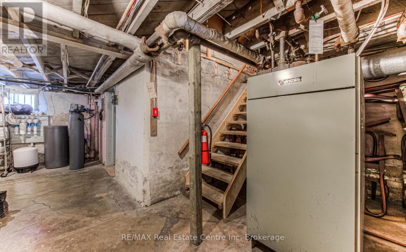 390 Main Street W, North Perth, Ontario  N4W 1A4 - Photo 36 - X12426255