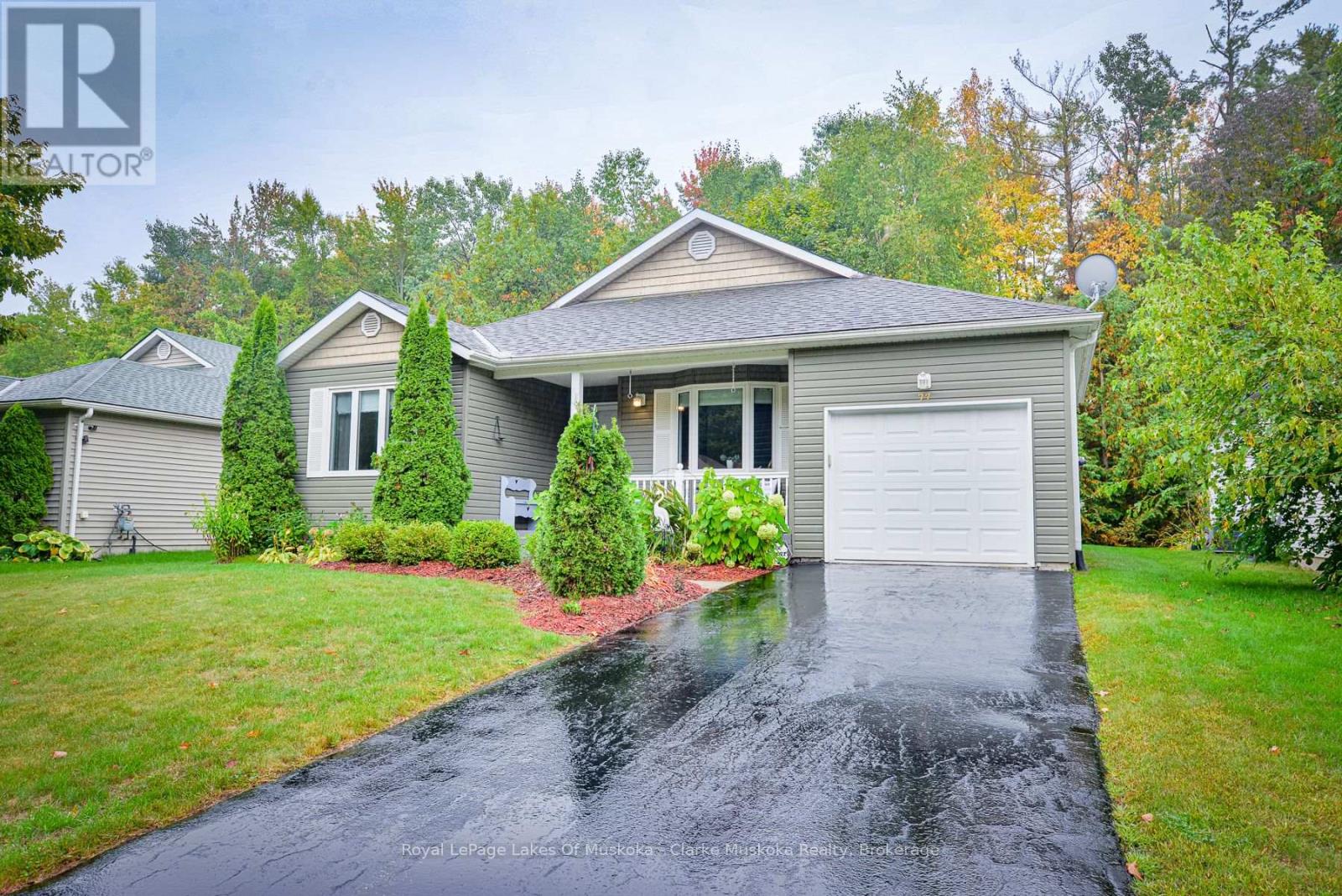 77 Hedgewood Lane, Gravenhurst, Ontario  P1P 1Z4 - Photo 1 - X12432971