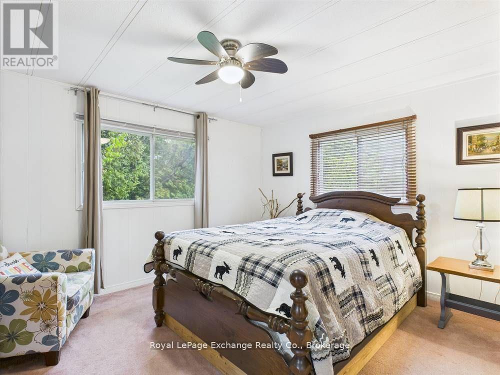 112 Huron Road, Huron-Kinloss, Ontario  N0G 2R0 - Photo 10 - X12433094