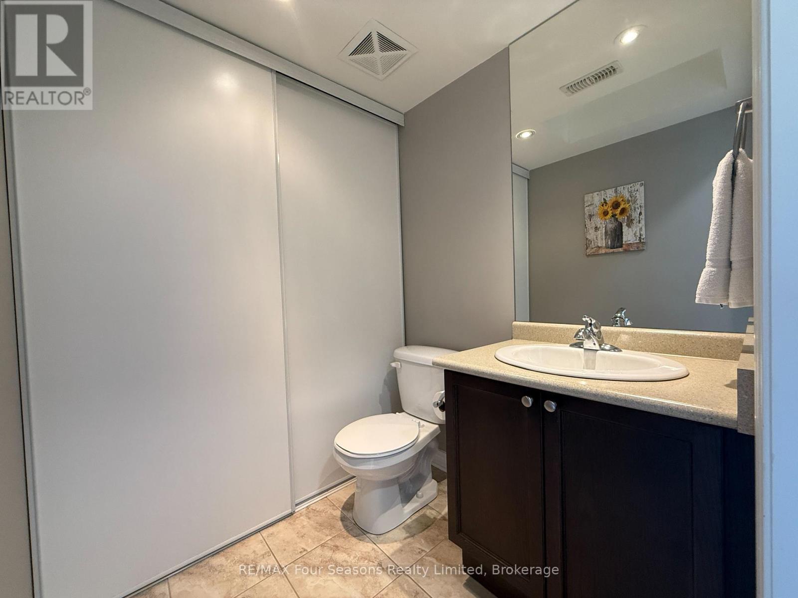 302 - 3 Brandy Lane Drive, Collingwood, Ontario  L9Y 0X4 - Photo 5 - S12433396