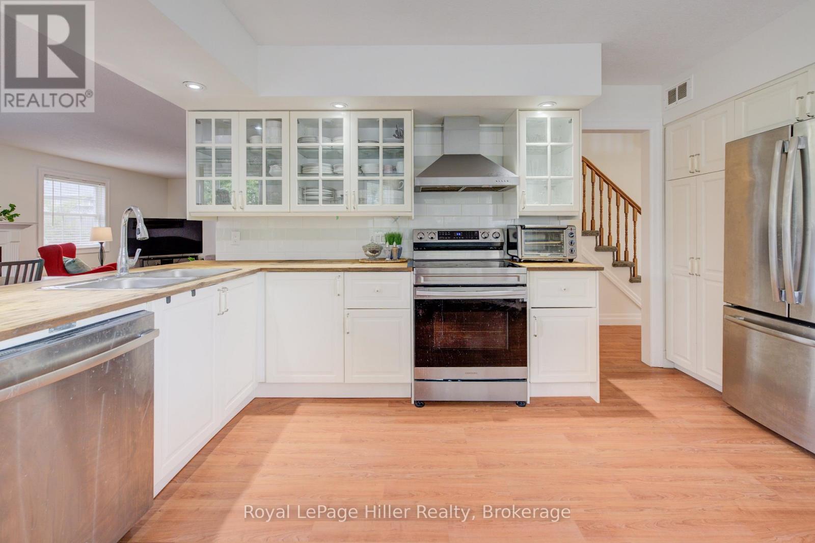 34 Eagle Drive, Stratford, Ontario  N5A 7Y8 - Photo 9 - X12433944