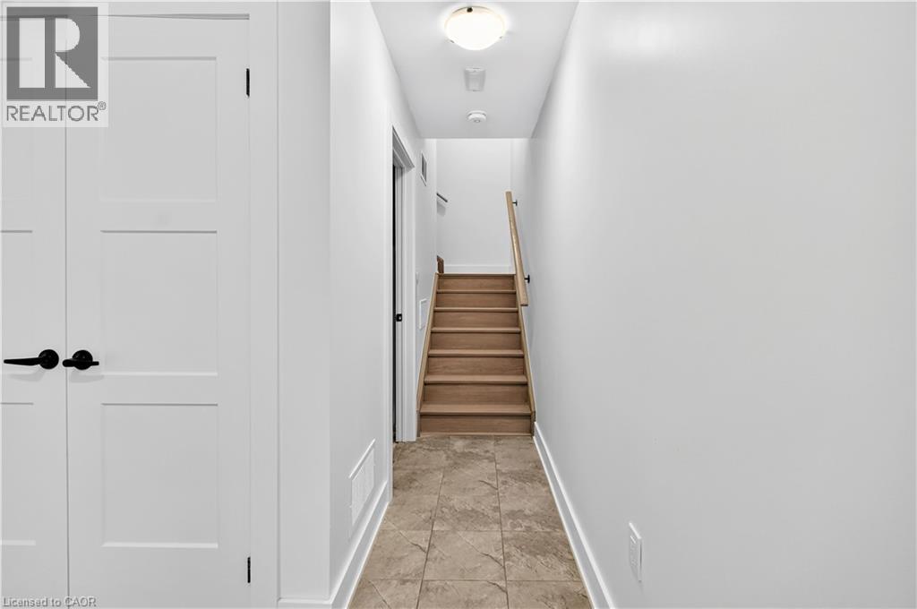 29 Wagon Lane, Barrie, Ontario  L9J 0V4 - Photo 4 - 40773887