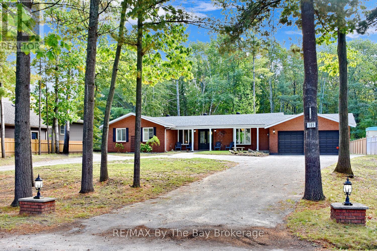 185 Oxbow Park Drive, Wasaga Beach, Ontario  L9Z 2V7 - Photo 1 - S12435508