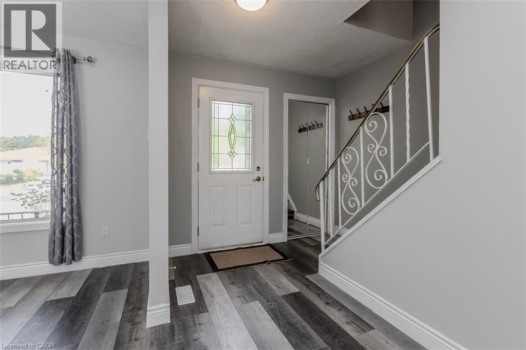 2458 Martin Court, Burlington, Ontario  L7P 2V2 - Photo 3 - 40775081
