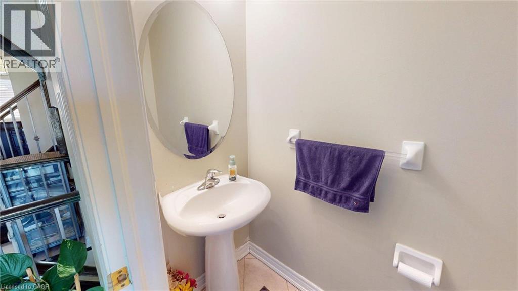 206 Springstead Avenue, Stoney Creek, Ontario  L8E 6E8 - Photo 4 - 40774991