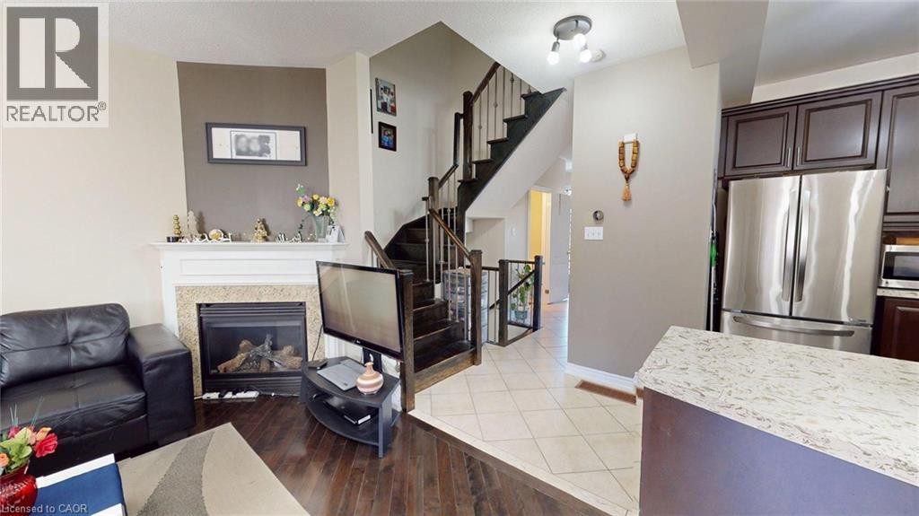 206 Springstead Avenue, Stoney Creek, Ontario  L8E 6E8 - Photo 8 - 40774991