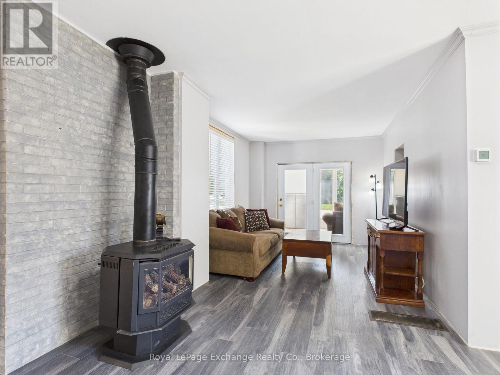 557 Market Street, Saugeen Shores, Ontario  N0H 2C4 - Photo 19 - X12439302