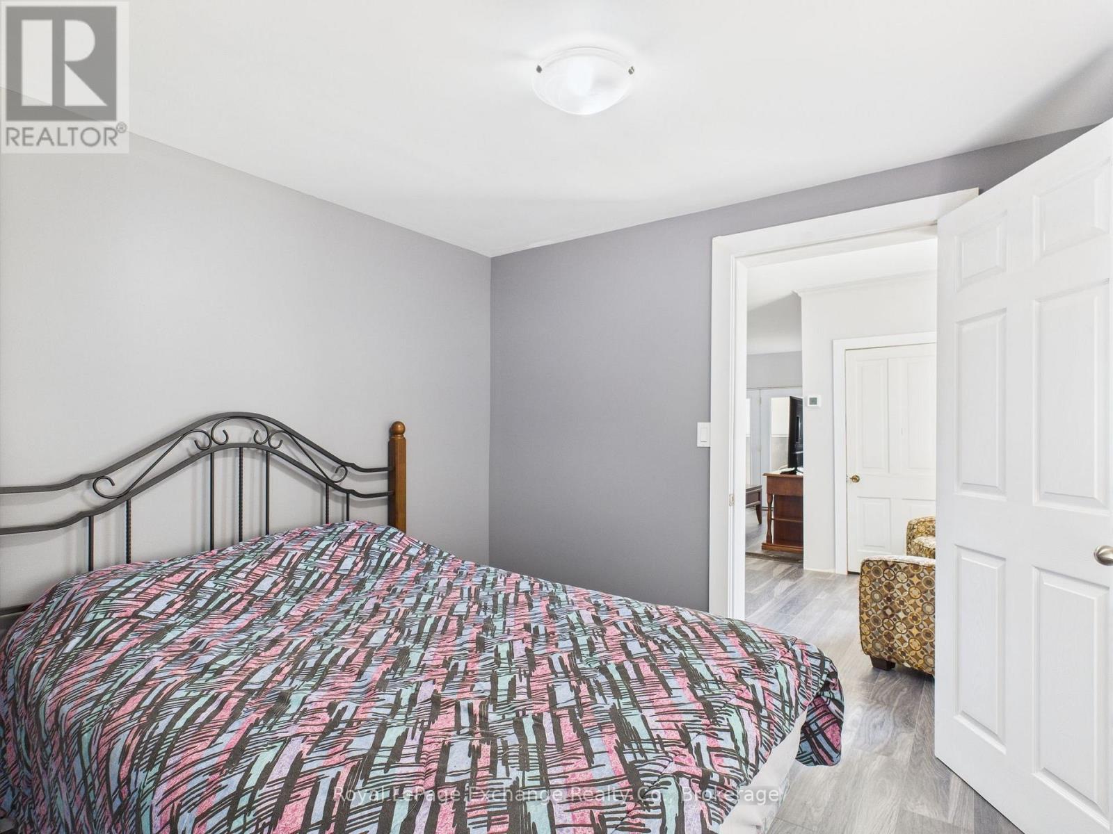 557 Market Street, Saugeen Shores, Ontario  N0H 2C4 - Photo 21 - X12439302